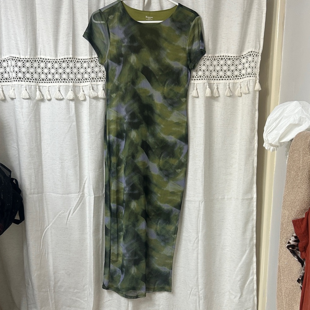 No Boundaries Olive & Gray Tie-Dye Short Sleeve Maxi Dress - Picture 1 of 5